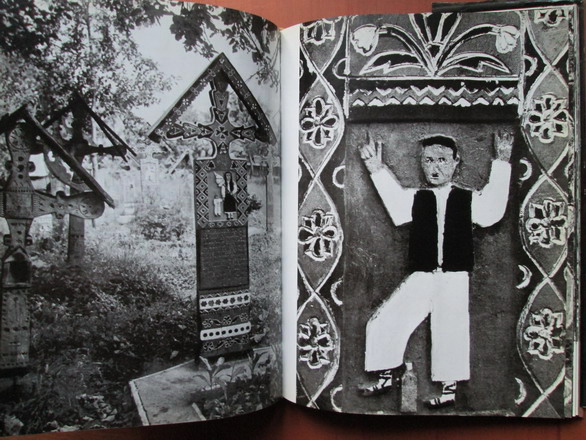 Cimitirul vesel. Monografie sentimentala de Pop Simion cu 116 fotografii de Ion Miclea-Mihale