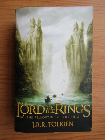 Thriller portable closet J. R. R. Tolkien - The Lord Of The Rings, volumul 1. The fellowship of the  ring - Cumpără