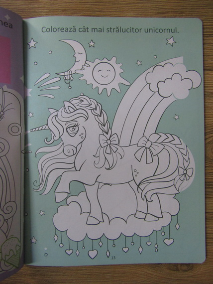 Iuliana Voicu - Unicorni. Carte de colorat cu abtibilduri. Magia se intampla