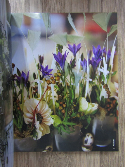 Image of flowers. Florist trendcatalogue 2009