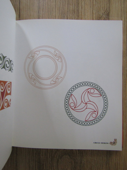 The Tattoo sourcebook. Over 500 images for body decoration