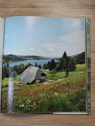 Baden-Wuerttemberg. A panorama in color (album)