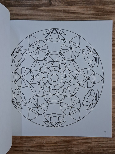 Alexandra Kovandova - Mandaly sebevedomi. Malovanim k sebejistote (carte de colorat)