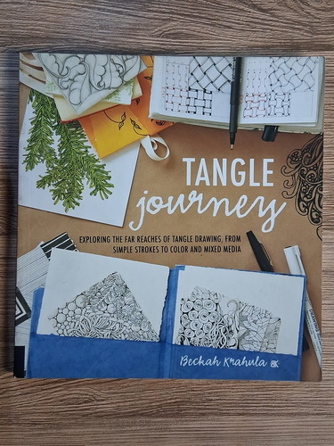 Anticariat: Beckah Krahula - Tangle journey. Exploring the far reaches of tangle drawing, from simple strokes to color and mixed media