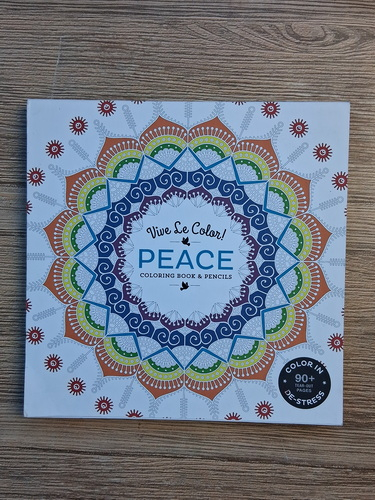 Anticariat: Vive le color! Peace. Coloring book and pencils