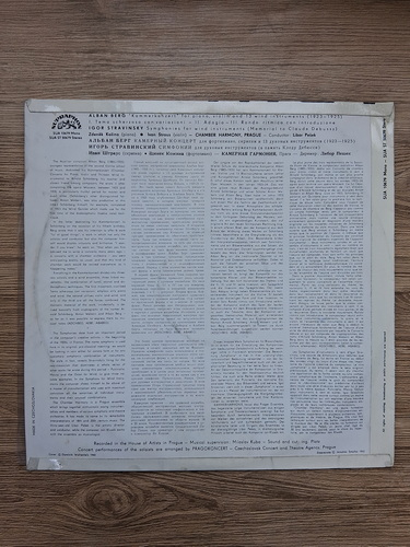 Bratislava Chamber Harmony, Libor Pesek - Kammerkonzert for piano, violin and 13 wind instruments. Symphonies for wind instruments (Alban Berg, Igor Stravinsky)