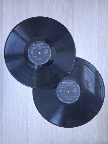 Orchestra Simfonica a Filarmonicii de Stat George Enescu, Corurile reunite ale Filarmonicii si Radioteleviziunii, George Georgescu - Simfonia nr. 2 in Re major, op. 36 (Ludwig van Beethoven, 2 viniluri)