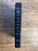 Anticariat: Holy Bible. New international version. Red Letter