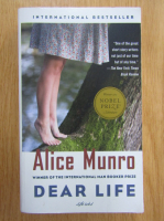 Alice Munro - Dear Life
