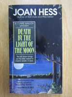 Joan Hess - Death by the Light of the Moon