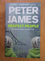 Anticariat: Peter James - Perfect People