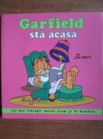 Jim Davis - Garfield sta acasa (benzi desenate)