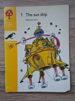 Roderick Hunt - The sun ship