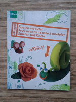 Spelen met klei. Jeux avec de la pate a modeler. Spielen mit Knete