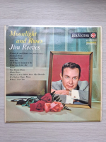 Jim Reeves - Moonlight and roses